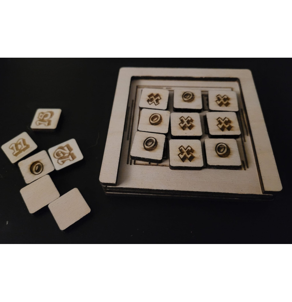 Lesena lasersko izrezana in gravirana igra 2 v 1 - 15 puzzle in Tic Tac Toe.