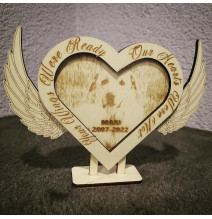 Personalizirana spominska plaketa za osebe ali živali. Postavimo jo lahko postavimo na mesto, kjer se bomo vedno spominjali prem